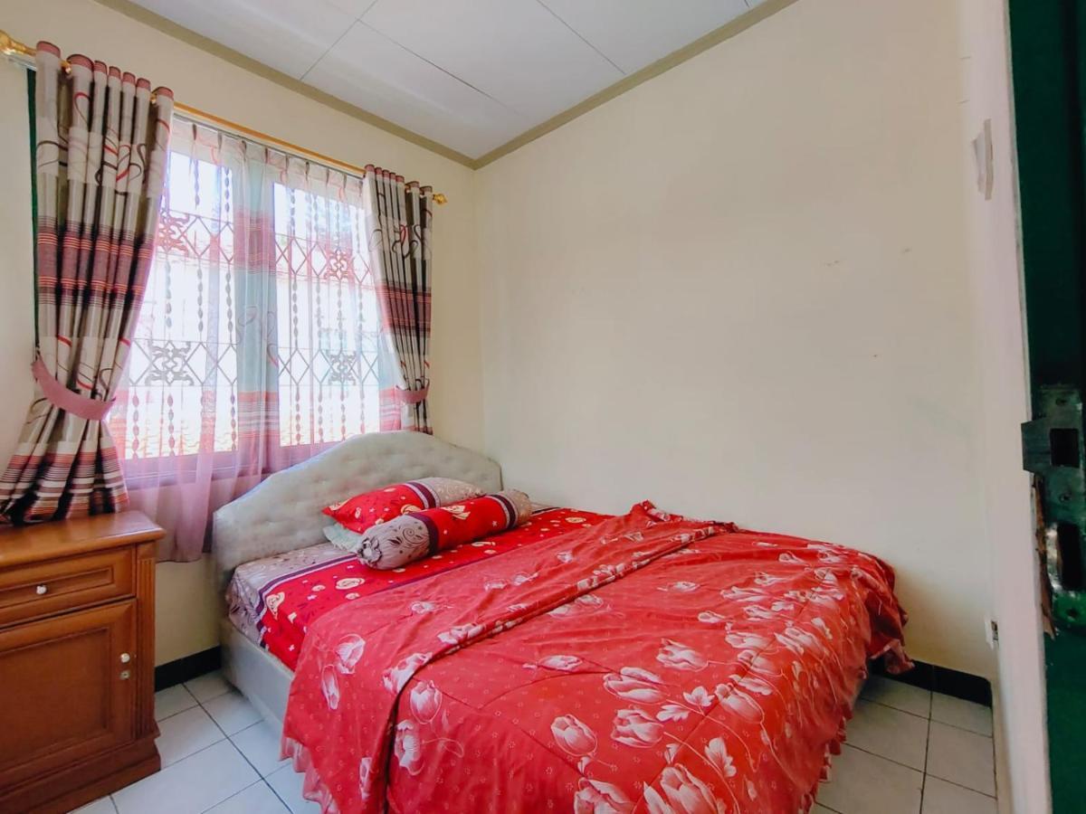 Villa SemestaCikundul エクステリア 写真