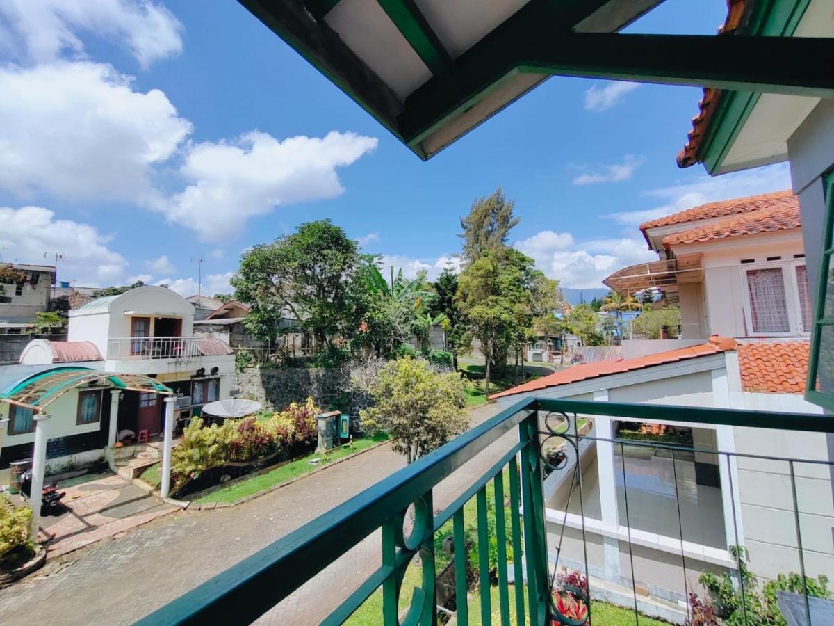 Villa SemestaCikundul エクステリア 写真